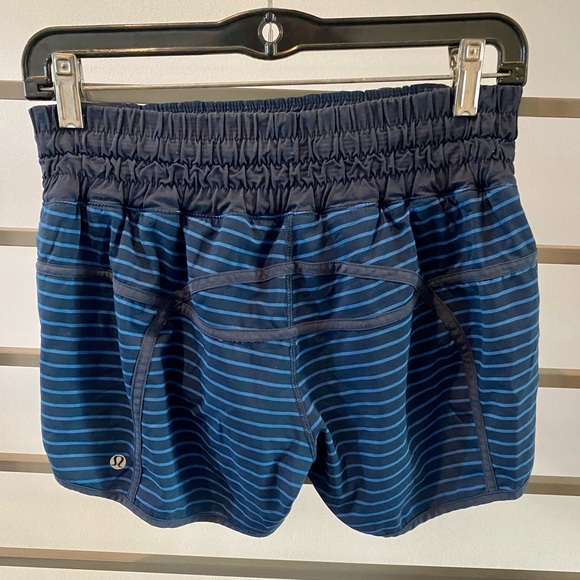 Lululemon Track That High-Rise lines Short - Picture 2 of 2